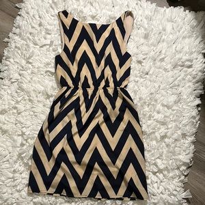 Everly dress size small, navy and beige